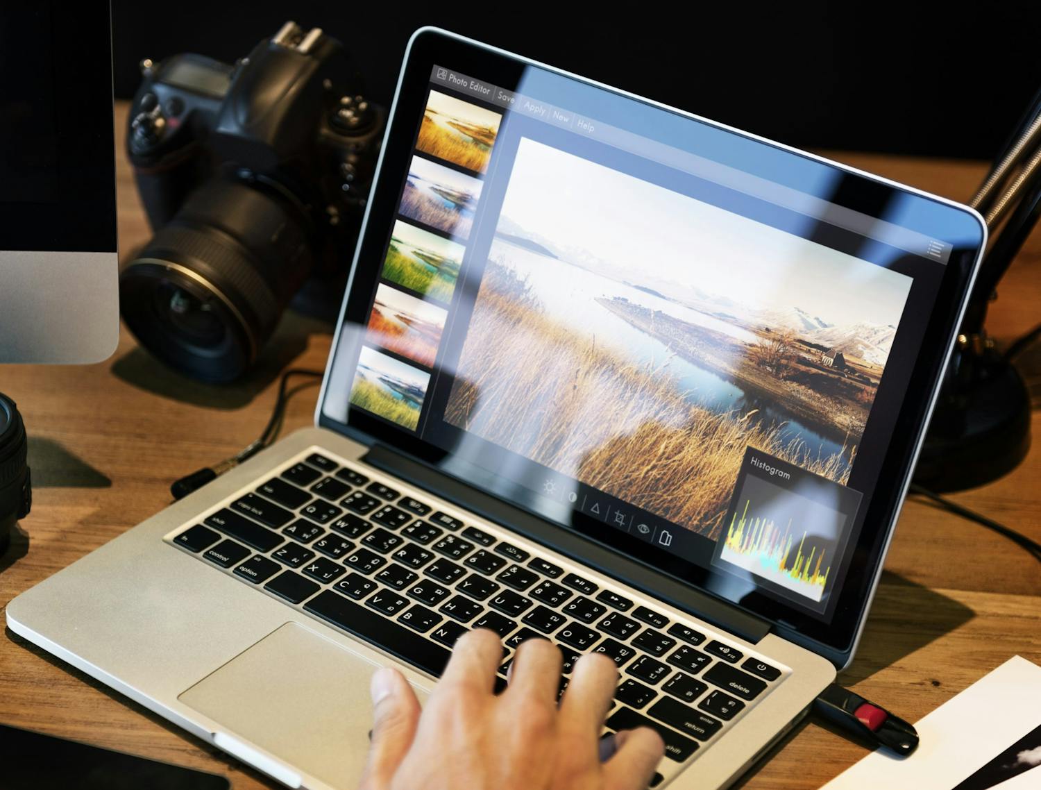 shutterstock 731242744 laptop